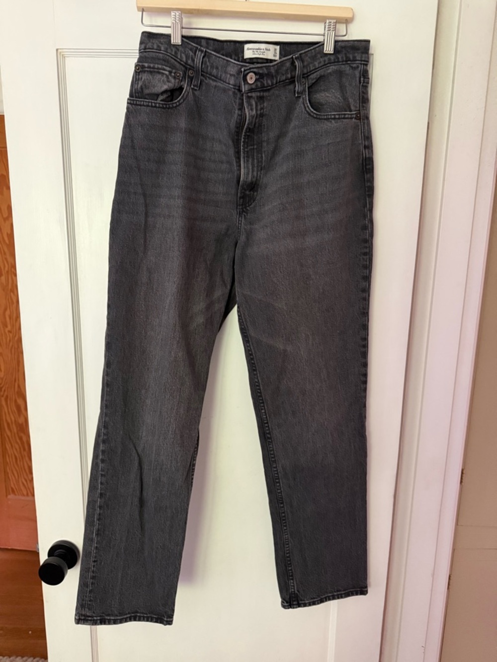 Abercrombie & Fitch The 90’s straight high rise Jean